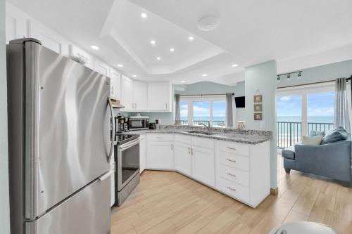 South Padre Island Apartment | Gorgeous 9th Floor Ocean Front at Aquarius Resort