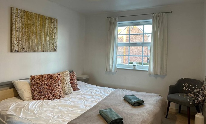 Acomb Apartment | Gorgeous apartment - attentive host + free parking