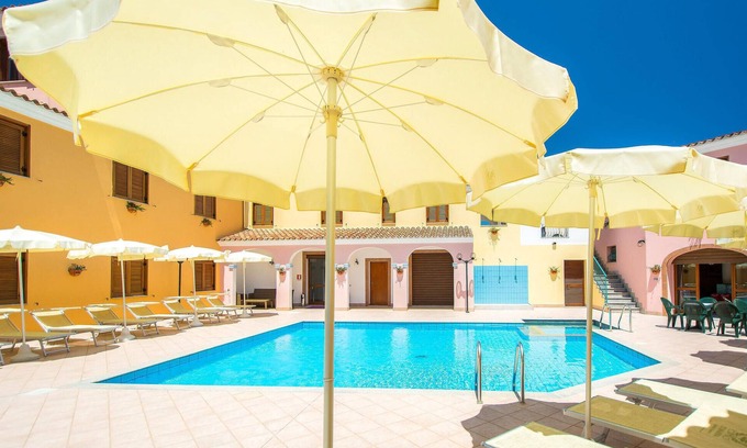 Sos Alinos Apartment | Gorgeous apartment in Orosei with WiFi