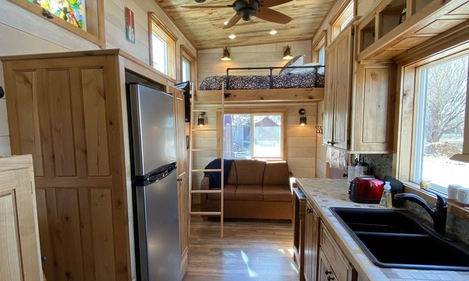 Lazear House | Gorgeous Tiny House on private 70 acre ranch