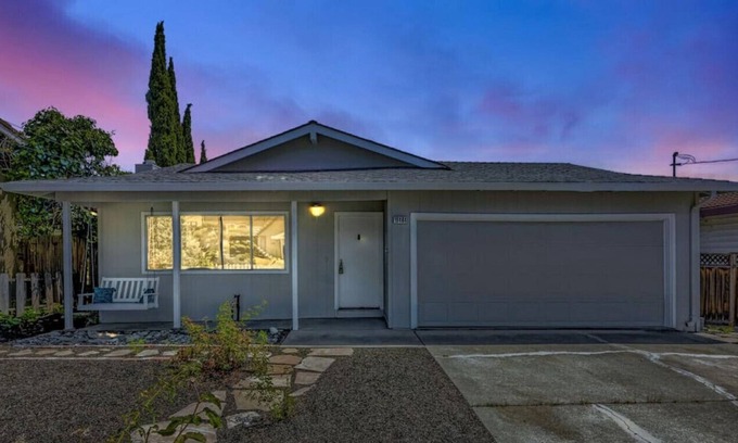 Castro Valley House | Gorgeous View of City Luxury Home