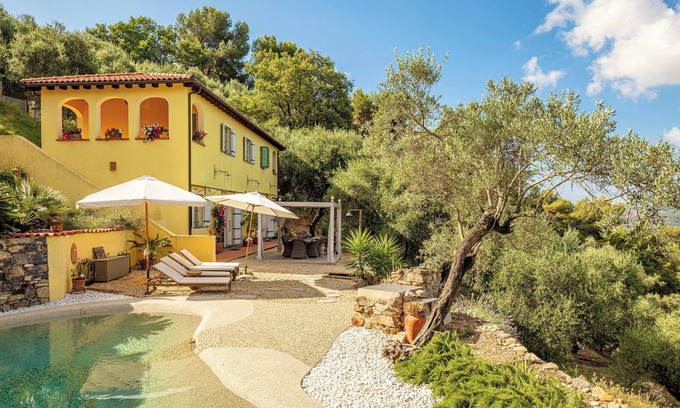 Diano San Pietro Villa | Gorgeous Villa with Biodesign Pool
