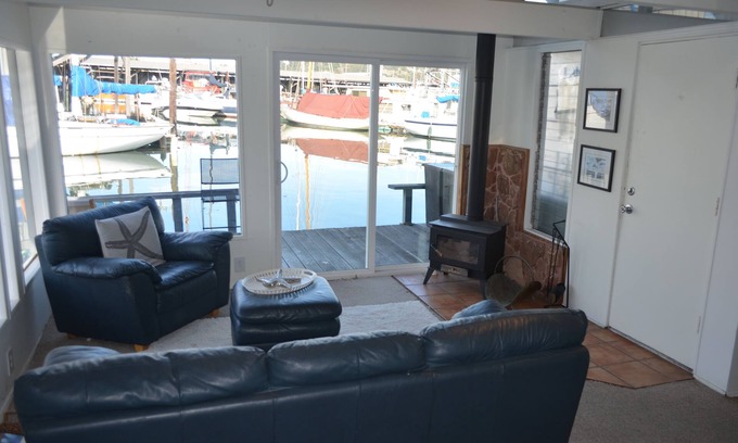 San Rafael Boat Rental | Gorgeous Yacth Harbor Views, Amazing Summer Rental