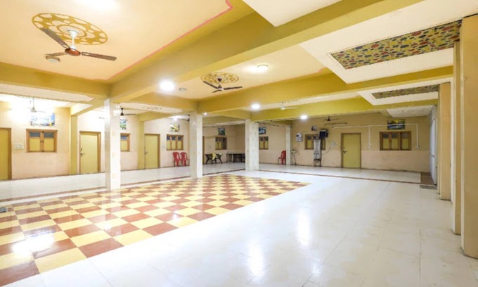 Rajula Hotel | Goroomgo Arsh Plaza Rajula
