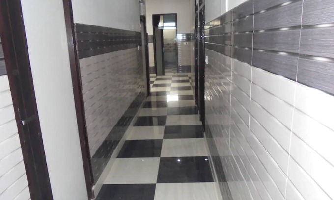 Meerut Hotel | Goroomgo Labh Mahal Meerut