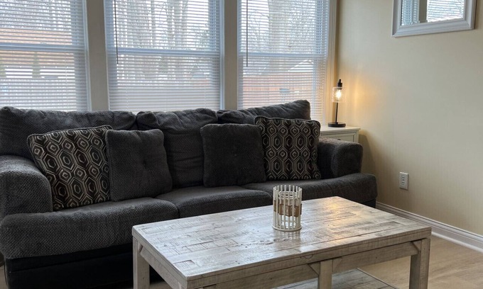 Geneva-on-the-Lake House | GOTL Hideaway Hut- Sunset Vacation Rentals