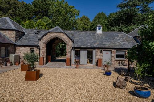 Llanvair Kilgeddin House | Goytre Hall Self Catering Guest Accommodation