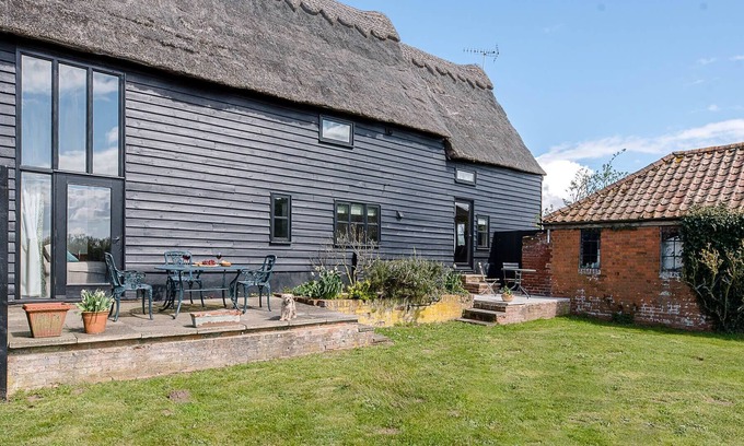 Saxmundham Cottage | Granary Cottage, Valley Farm Barns Snape,