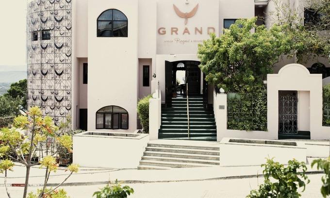 Plettenberg Bay Hotel | Grand Africa Rooms and Rendezvous