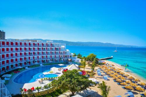 Montego Bay Resort | Grand Decameron Cornwall Beach, A Trademark All-Inclusive Resort