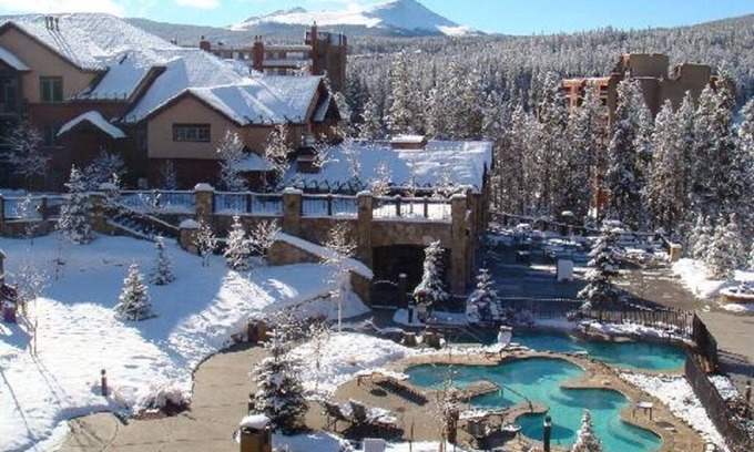 Four O'Clock Resort | Grand Timber Lodge Ski in/Ski out Studio Breckenridge