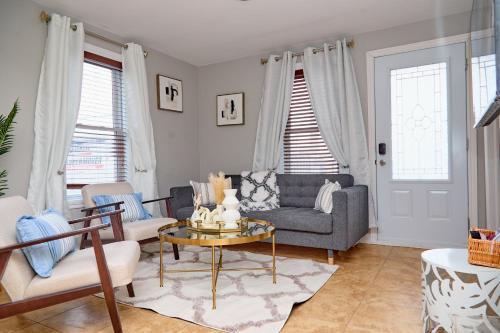 Saint-Edmond Apartment | Grande maison moderne 4 chambres - Spa, Jardin & Parking gratuit - Idéale Familles et groupes