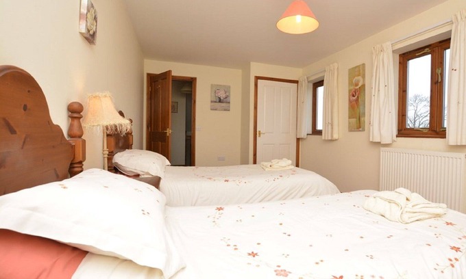 Maltby le Marsh Cottage | Grange Farm Park - CHESTNUT COTTAGE - Sleeps 6 Dog friendly