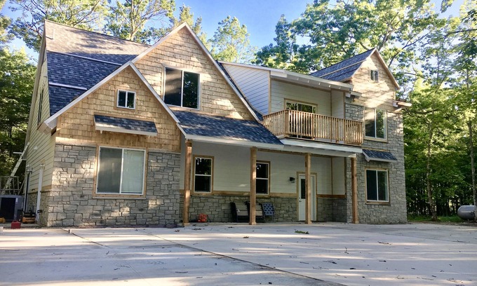 Fish Creek House | GREAT location across from YMCA. Can accommodate LARGE groups