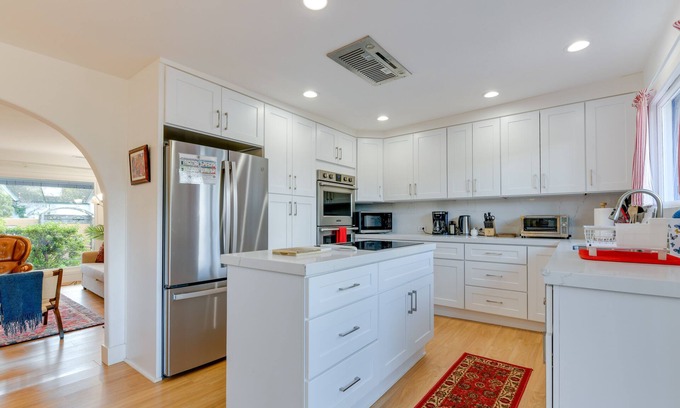 Larkspur Cottage | Greenbrae Garden Cottage Near Beaches & Redwoods
