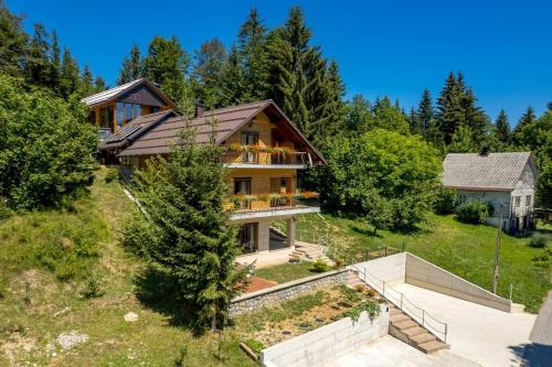 Trsce Villa | Greenhouse Ella with heated pool