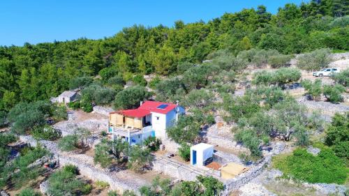 Vela Luka Ski Chalet | Greenside Cottage Lumi