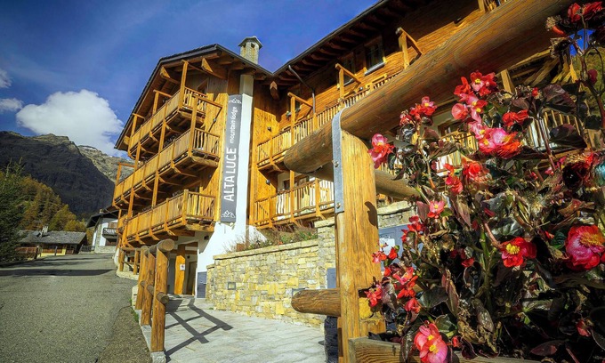 Tschaval Apartment | Gressoney La Trinitè Bilo with View and 4pax AMLodge