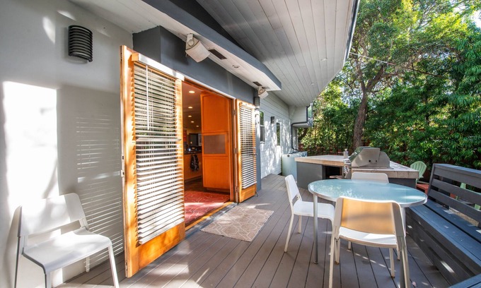 Venice House | Ground Floor In Venice Near The Beach 3 Bedroom Home by RedAwning