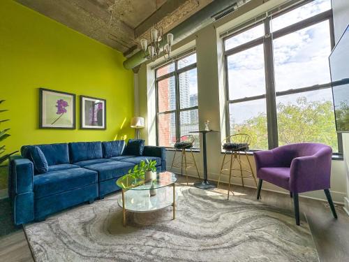 Near South Side Apartment | Group-Friendly 2BR with Optional Parking and Gym Access Near McCormick Place and Soldier Field