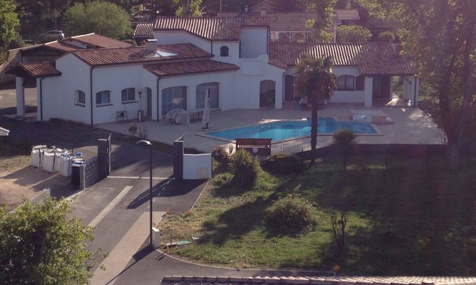 Biganos House | GUEST ROOMS BALI WITH BATHROOM IN THE HEART OF THE ARCACHON BASIN