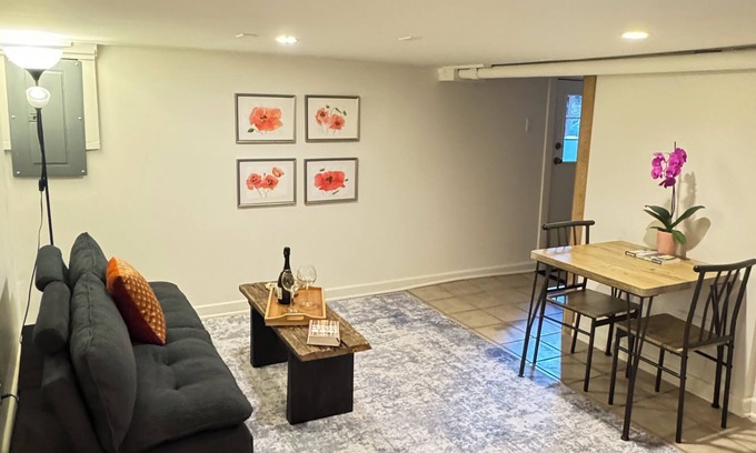 Phinney Ridge House | Guest Suite in Ballard