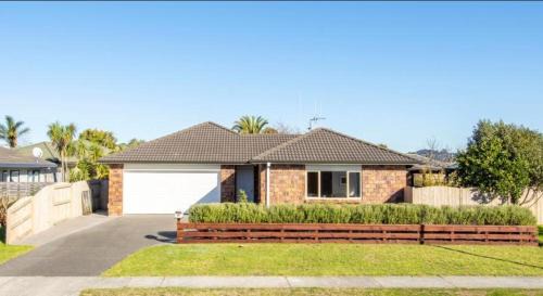 Papamoa Beach Apartment | Guesthouse in Papamoa Beach