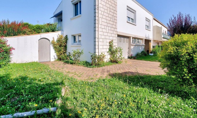 Aytre House | GuestReady - An Atlantic breeze near the beach