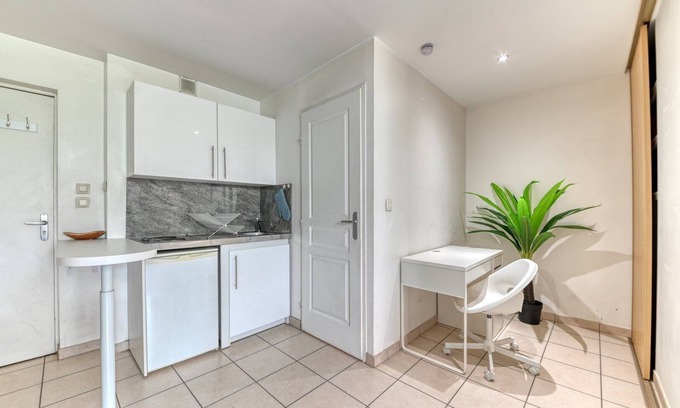 Zola - Pressense Apartment | GuestReady - Cozy Villeurbanne Getaway