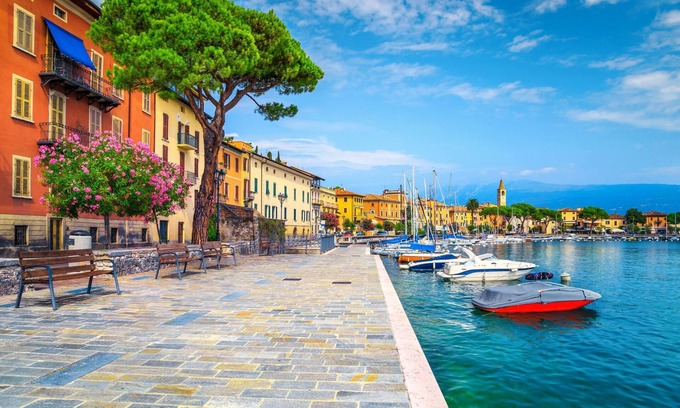 Toscolano Maderno Apartment | Gufo - Navy- 100m Near Lake