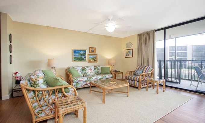 Beachview Country Club Estates Condo | Gulf View, Two Bedroom Unit with Den - Sundial R203