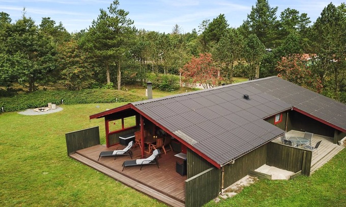 Henne House | "Gunsten" - 2.3km from the sea by Interhome
