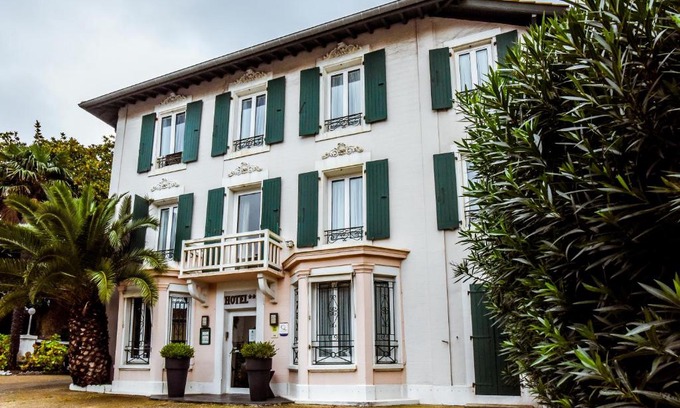 Biarritz Hotel | Hôtel VAL FLORES LOGIS