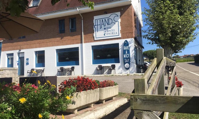 Loredo House | H.A.N.D Surf Hostel