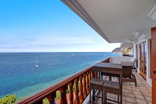 Avalon House | H1151 Hamilton Cove Villa 11-51