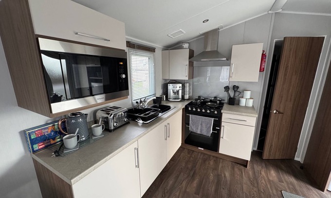 Berwick-upon-Tweed Apartment | Haggerston Castle - Caravan - Sleeps 6 - Parking