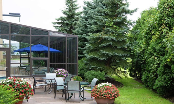 Erie Hotel | Hampton Inn Erie-South