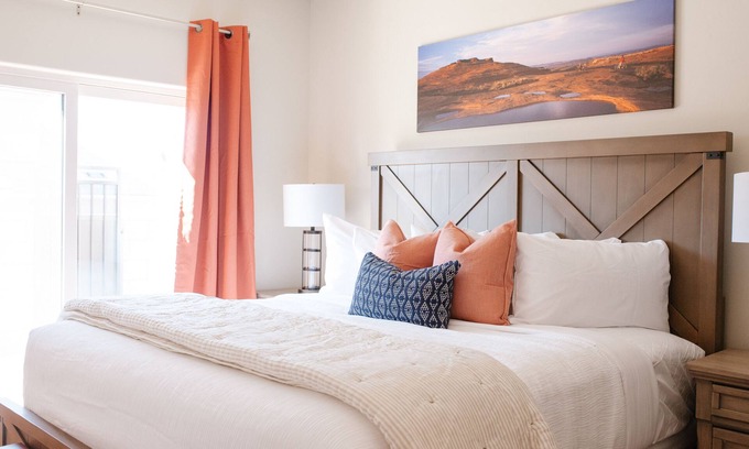 Washington Fields House | πΆ Happy Tails β Dog-Friendly Getaway Near Zion with Pool Access β Relax, Play, and Stay Cool!