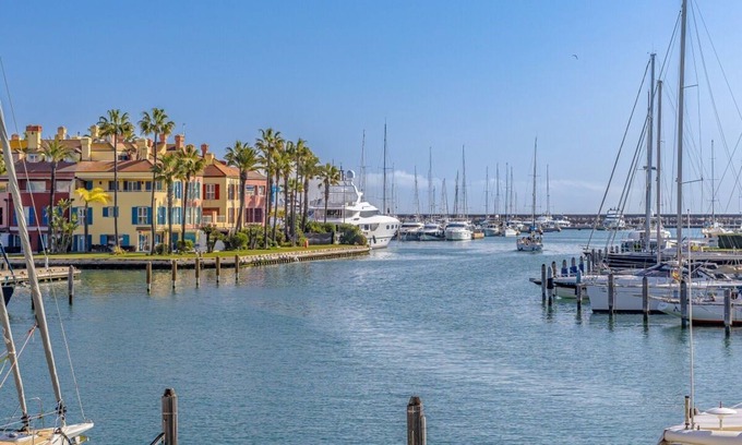 Sotogrande Apartment | Harbor/Canal view 2-bedroom apartment in Puerto Sotogrande, Spain