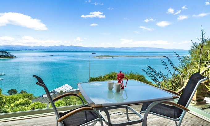 Stepneyville Apartment | Harbour View - One - Nelson Waterfront Apartment