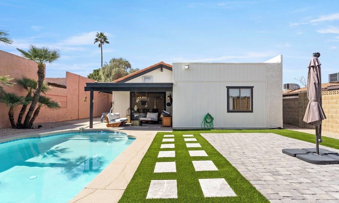 Glendale House | Hatcher Hideaway | 3BR w/Heated Pool Option