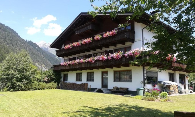 Bach Apartment | Haus Kristall