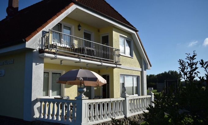 Dassow Apartment | Haus zum Strande "Seestern" in the countryside, close to the Baltic Sea