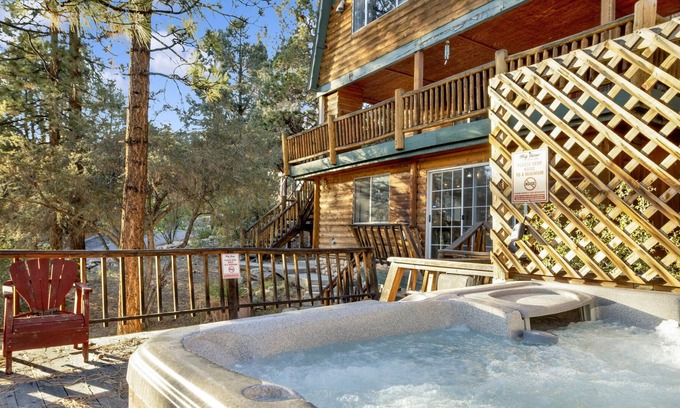 Whispering Forest Ski Chalet | Haven Hideaway- Cozy Log Cabin- Hot Tub- Games