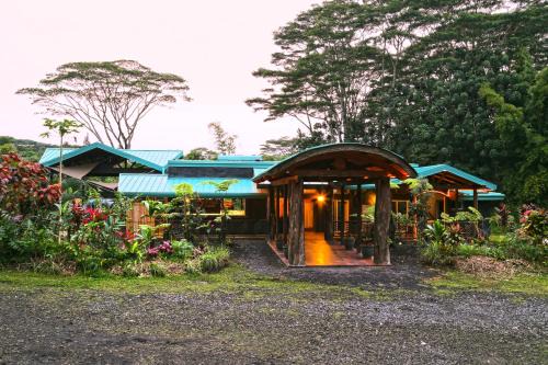 Pahoa House | Hawaiian Sanctuary Eco Retreat Center