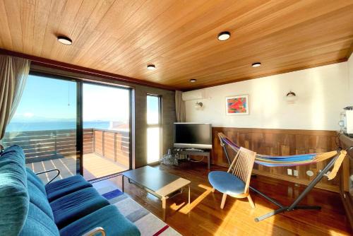 Hayama House | Hayama Ocean & Mt Fuji View -葉山 海を見渡す家-