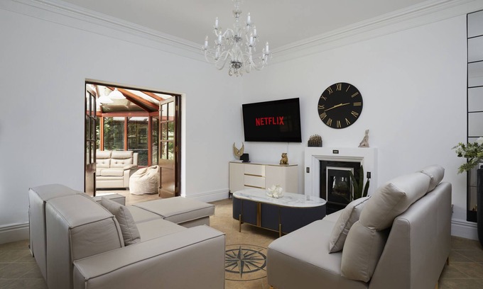Apperley Bridge House | Hayy Spacious Luxury Cottage
