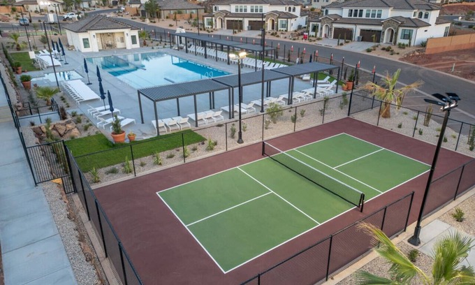 Washington Villa | Heated Pool Hot Tub Pickleball Near Zion