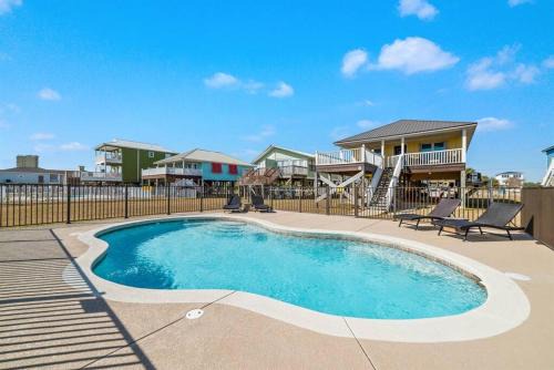 Gulf Shores House | Heated Pool - No Pool Heating Fee - Walk2Beach - Fire Pit - Pet Friendly