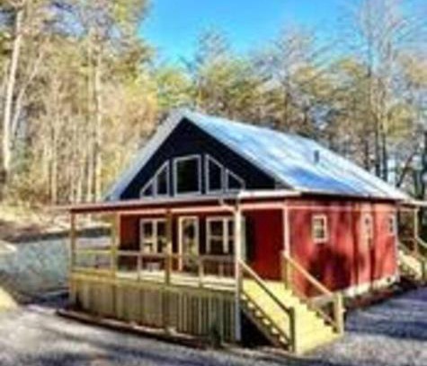 Bryson City House | Helen's Hideaway-Wooded seclusion 1 mile to Deep Creek Smoky Mtn Park